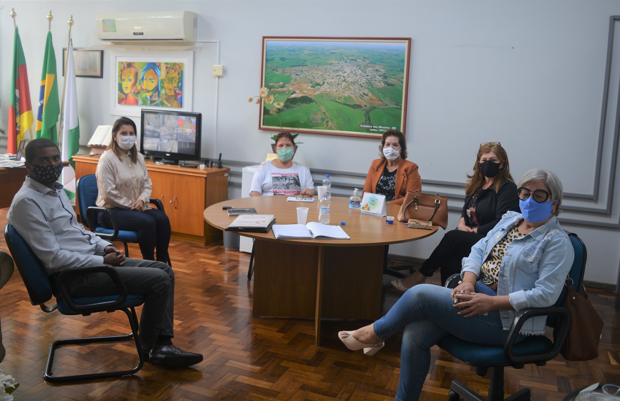 Entidades organizadoras suspendem, temporariamente, a entrega do troféu Mulher Cidadã